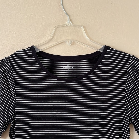 Worthington short sleeve black white stripe shirt size medium fitted crewneck - Picture 2 of 11